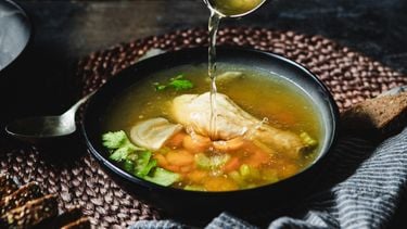 De beste voeding bij griep of verkoudheid en meer tips van oma