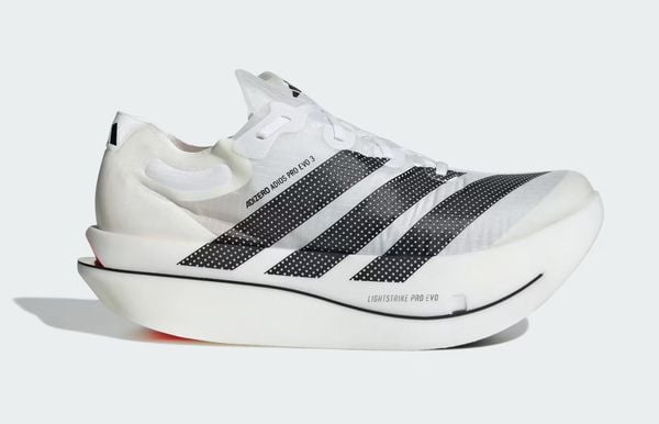 Adidas Adizero Adios Pro EVO 3 nieuwe hardloopschoenen van sebastian sawe waarop hij de marathon onder 2 uren liep, nu te koop