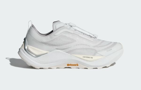 adidas HOLO_PEAK_Schoenen_Wit_KI1521_01_00_trail sneakers