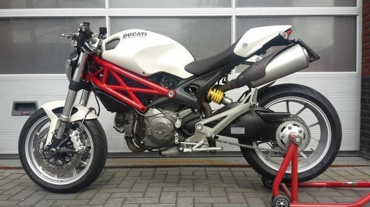 Ducati, motor occasions, tweedehands naked bikes