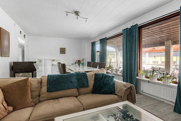 huis zweden zwembad kopen bungalow orebro (4)