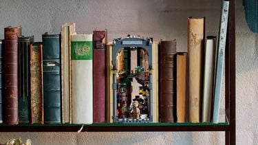 LEGO 10351 Sherlock Holmes- Book Nook
