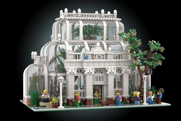 LEGO IDEAS sets Twilight Cullen House Botanical Garden