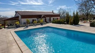 huis-in-frankrijk-kopen-natuurgebied-midden-frankrijk-zwembad-_2_