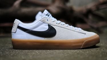 Nike dropt skate-sneakers voor €59 als Adidas Samba-alternatief