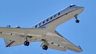 Dit kost de privéjet van Memphis Depay per uur om te huren