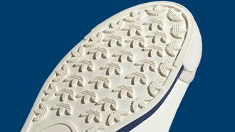 Adidas dropt verse retro sneakers à €90 minimalisme uit 1977