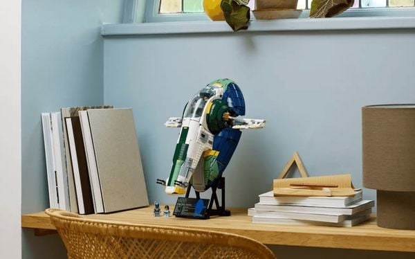 LEGO Star Wars 75409 Jango Fett’s Firespray-Class Starship 2