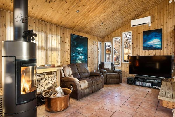 villa zweden jacuzzi mancave wijnkelder (2)
