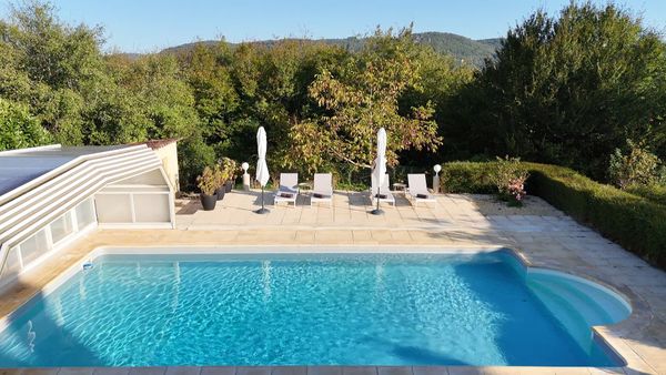 frankrijk chateau kopen modern zwembad gite B&B landgoed huis (5)