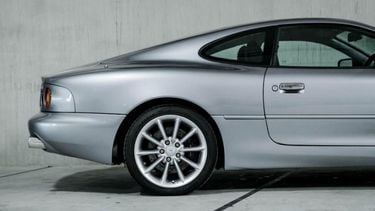 Dit is de goedkoopste Aston Martin V12 in Nederland als occasion