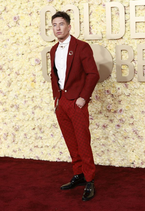 meest sexy looks golden globes 2024 rode loper Barry Keoghan