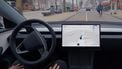 Dit kost 'zelfrijdend' Tesla-systeem, dat nu legaal is in Nederland