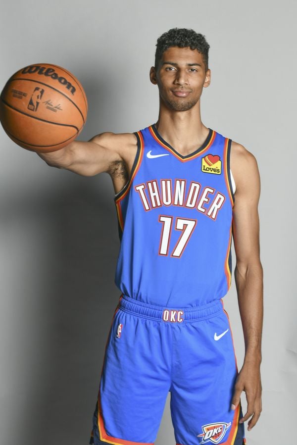 Dit salaris verdient Malevy Leons in de NBA en hij is de best betaalde Nederlandse basketballer
