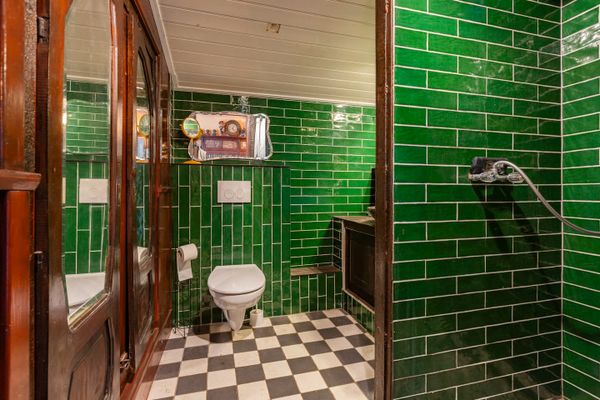 funda parel kerk te koop als huis in groningen amsterdamse school gerestaureerd 400000 euro 4 ton badkamer