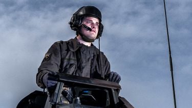 Dit salaris krijg je als militair achter een kanon met €2.400 bonus