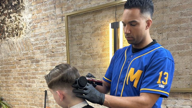 danny hoesen kapper maesons ajax spits