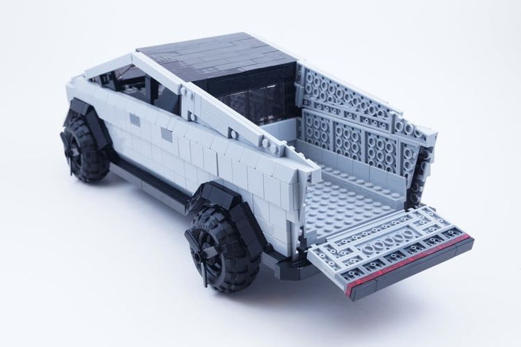 LEGO Tesla Cybertruck BrickinNick