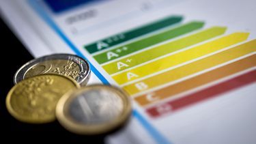 Ontdek alle manieren om je huis te isoleren en bekijk hoeveel je jaarlijks kunt besparen per woningtype. Slim, duurzaam én goed voor je portemonnee.