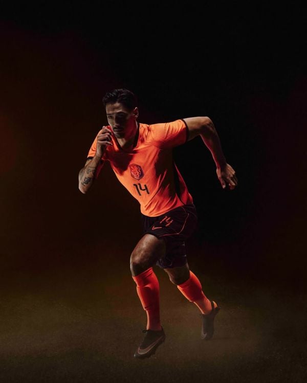 Nieuw oranje shirt nederlands elftal wk 2026 5 procent modaal salaris reijnders