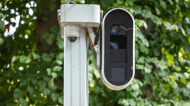 Deze flitspaal is met €27 miljoen aan boetes Nederlands kampioen