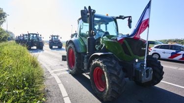 De hoge boete voor tractor op snelweg, mits politie handhaaft