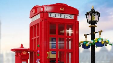 LEGO Ideas red telephone cell