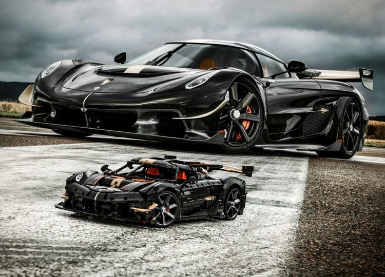LEGO 42232 Koenigsegg Sadair’s Spear Megacar 3