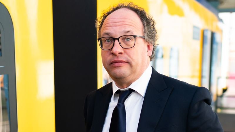 Het salaris van NS-ceo Koolmees, die zijn nest niet kan voeden