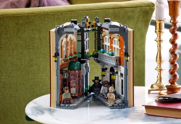 LEGO 10351 Sherlock Holmes- Book Nook