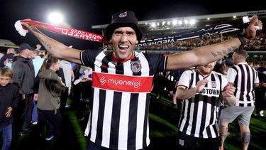 grimsby town speler voetbal salaris manchester united league cup premier league