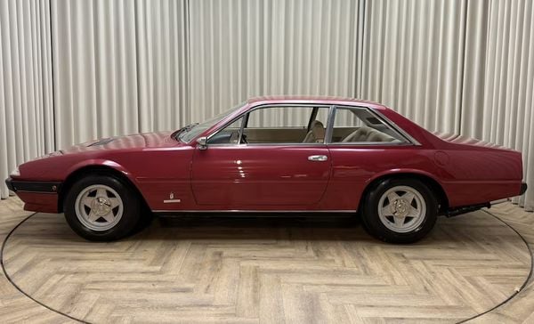 tweedehands Ferrari 365 GT4 2+2 uit 1975 te koop voor 49.500 euro modaal inkomen 2026 oldtimer occasion