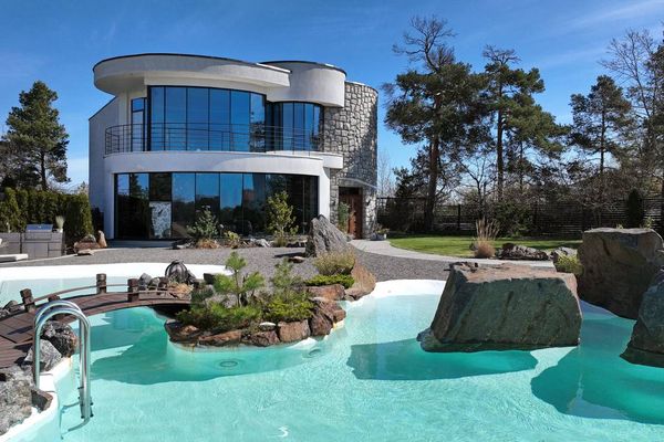 villa zweden james bond miljonair woning zwembad (2)