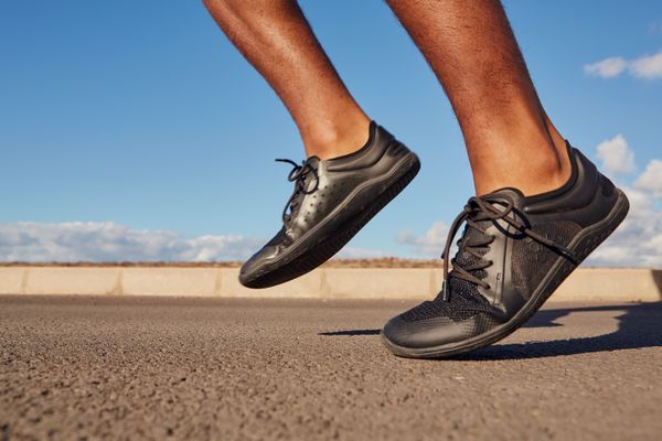 Getest: schoenen die je voeten sterker en actiever maken