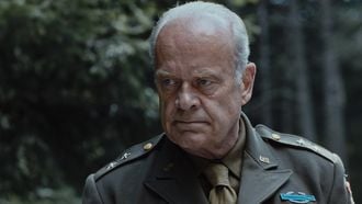 Oorlogsfilm met sitcom-icoon is cheesy B-film met cultpotentie