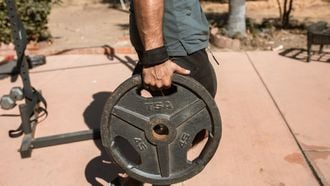 Zoveel kilo weighted pull-ups kun je op basis van lichaamsgewicht