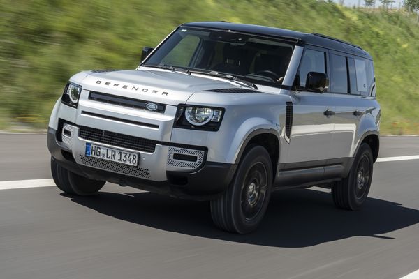 Land Rover Defender Car of the Year 2021