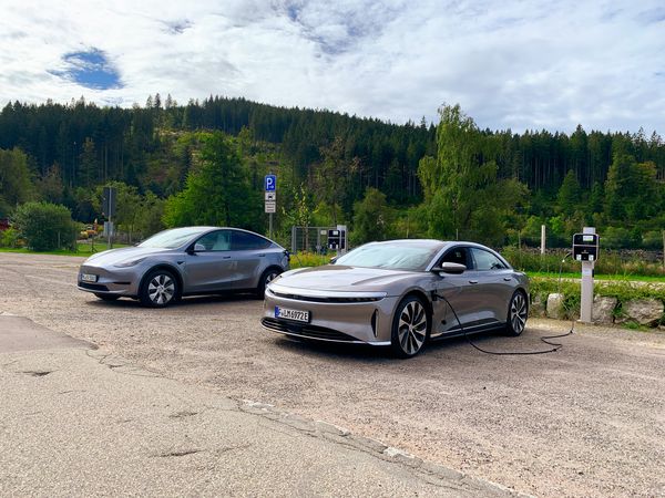 Lucid Air Touring Pure Dream Edition Sapphire Tesla Model S Plaid review test