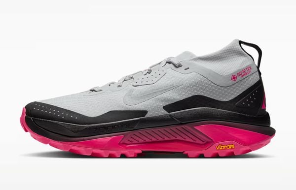 Nike ACG Zegama Trail GORE-TEX hike sneakers wandelschoenen roze grijs