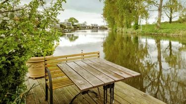 Funda-parel aan het water van €375.000 op uur fietsen Amsterdam