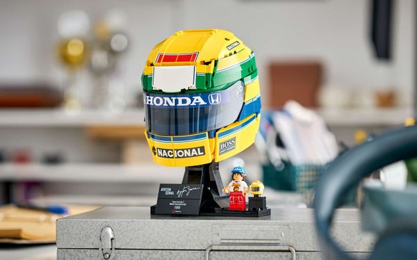 LEGO 43024 Ayrton Senna Helmet Formule 1 set 2