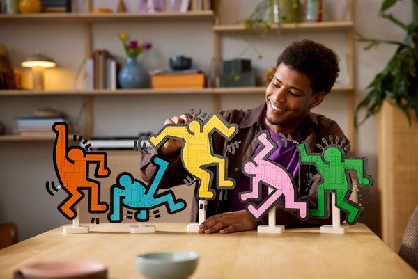 dancing figures keith haring 18+ lego set pop-art kunstwerk interieur