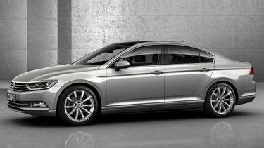 De auto van het jaar 2015 is nu een betaalbare luxe-occasion