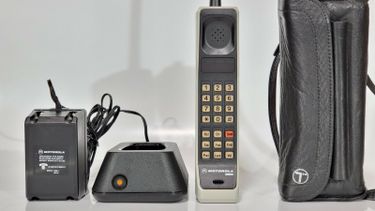 Motorola DYNATAC 8000X, eerste mobiele telefoon, prijs, te koop, iphone