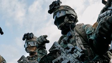 Het salaris bij meest de meest filmische vacature van Defensie