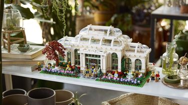 LEGO Ideas 21353 The Botanical Garden 233