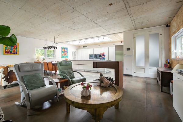 funda villa brutalisme luxe woning huis architectuur limburg energielabel A+++ duurzaam