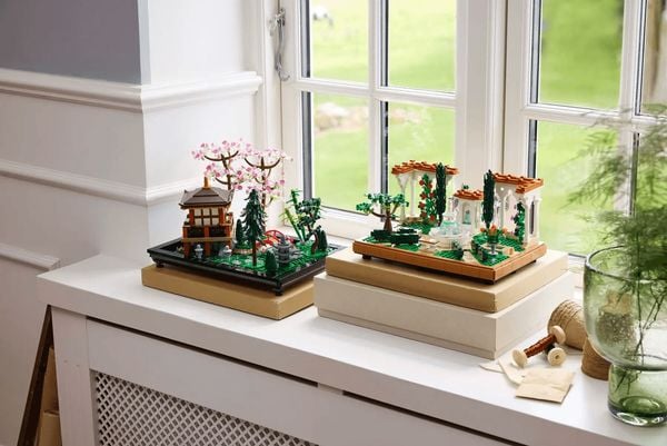LEGO Icons Fountain Garden 233