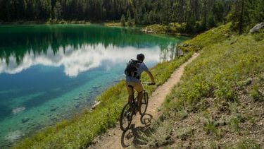 De 15 mooiste fietsroutes op aarde, mini-rondje Nederland in top 5