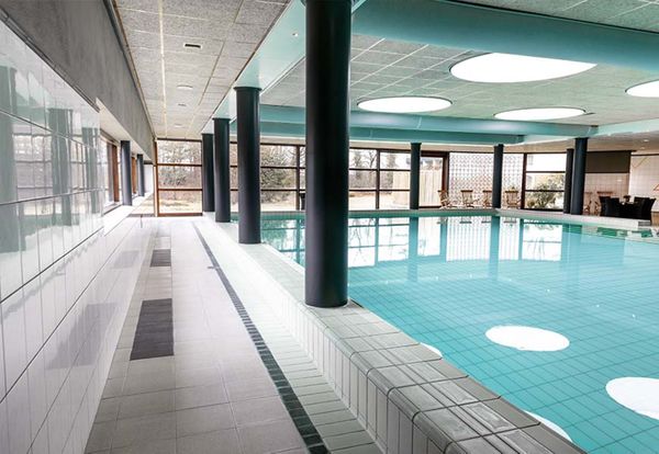 funda zwembad bowling baan appartement resort